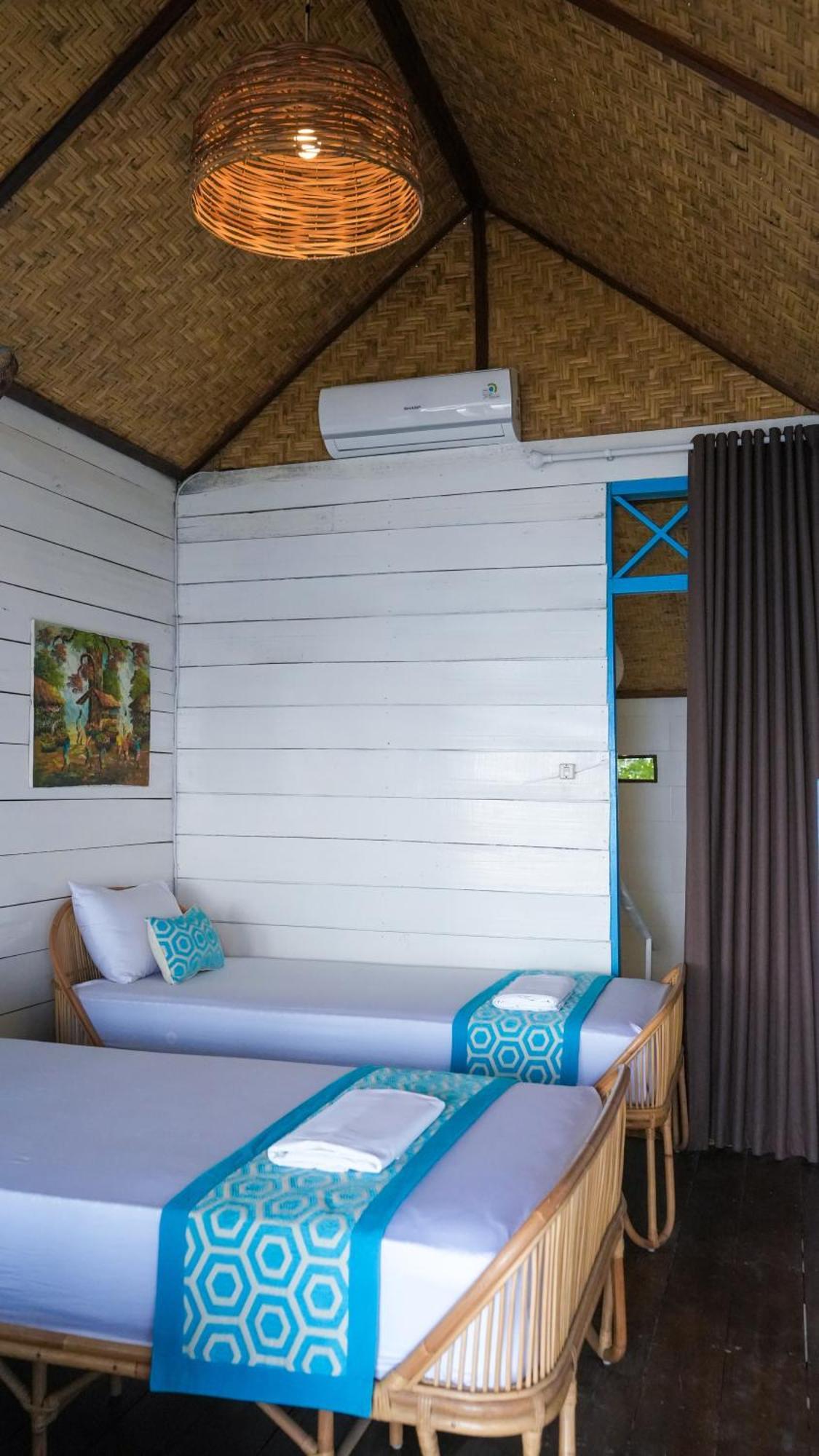 Moyo Island Resort Ngoại thất bức ảnh
